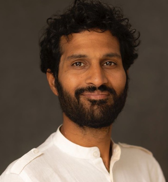 Portrait de Taoufik Vallipuram, fondateur de Conscience de classe